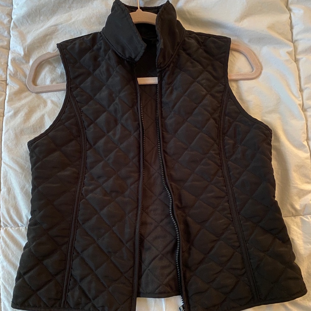 black zip up vest